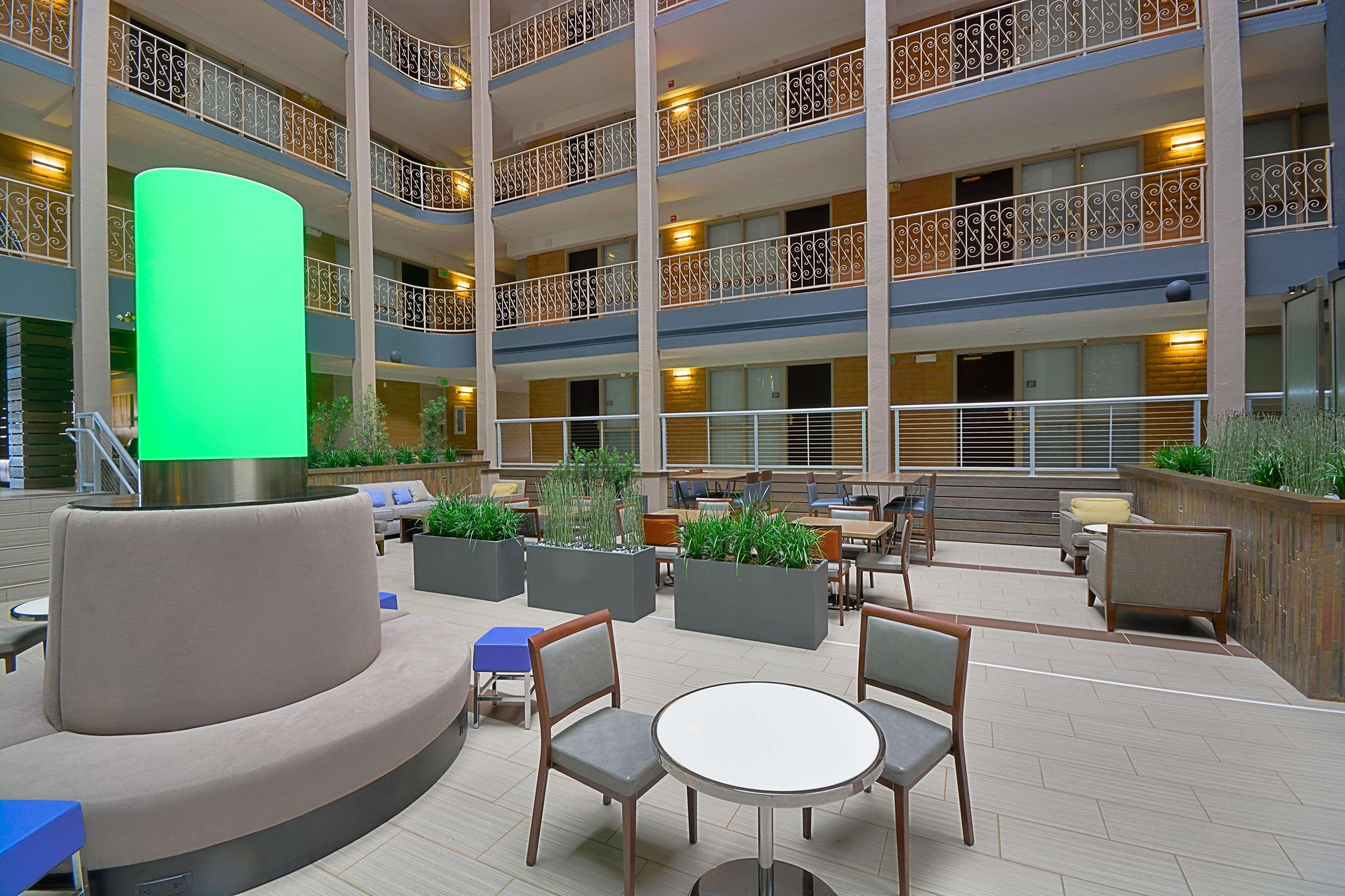 Embassy Suites By Hilton Denver Central Park Wnętrze zdjęcie