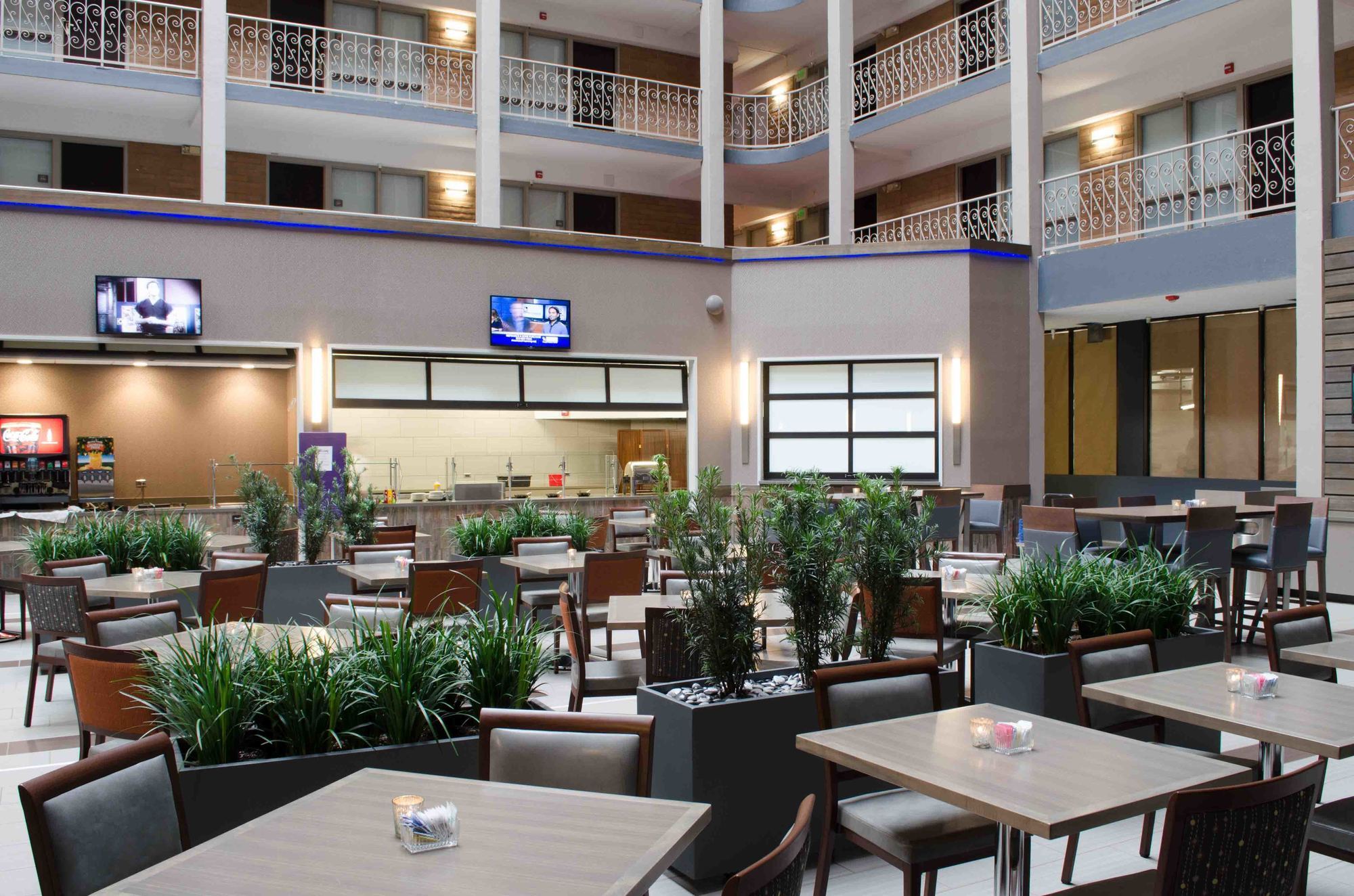 Embassy Suites By Hilton Denver Central Park Restauracja zdjęcie